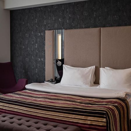 11 Mirrors Design Hotel Kyiv Exterior photo