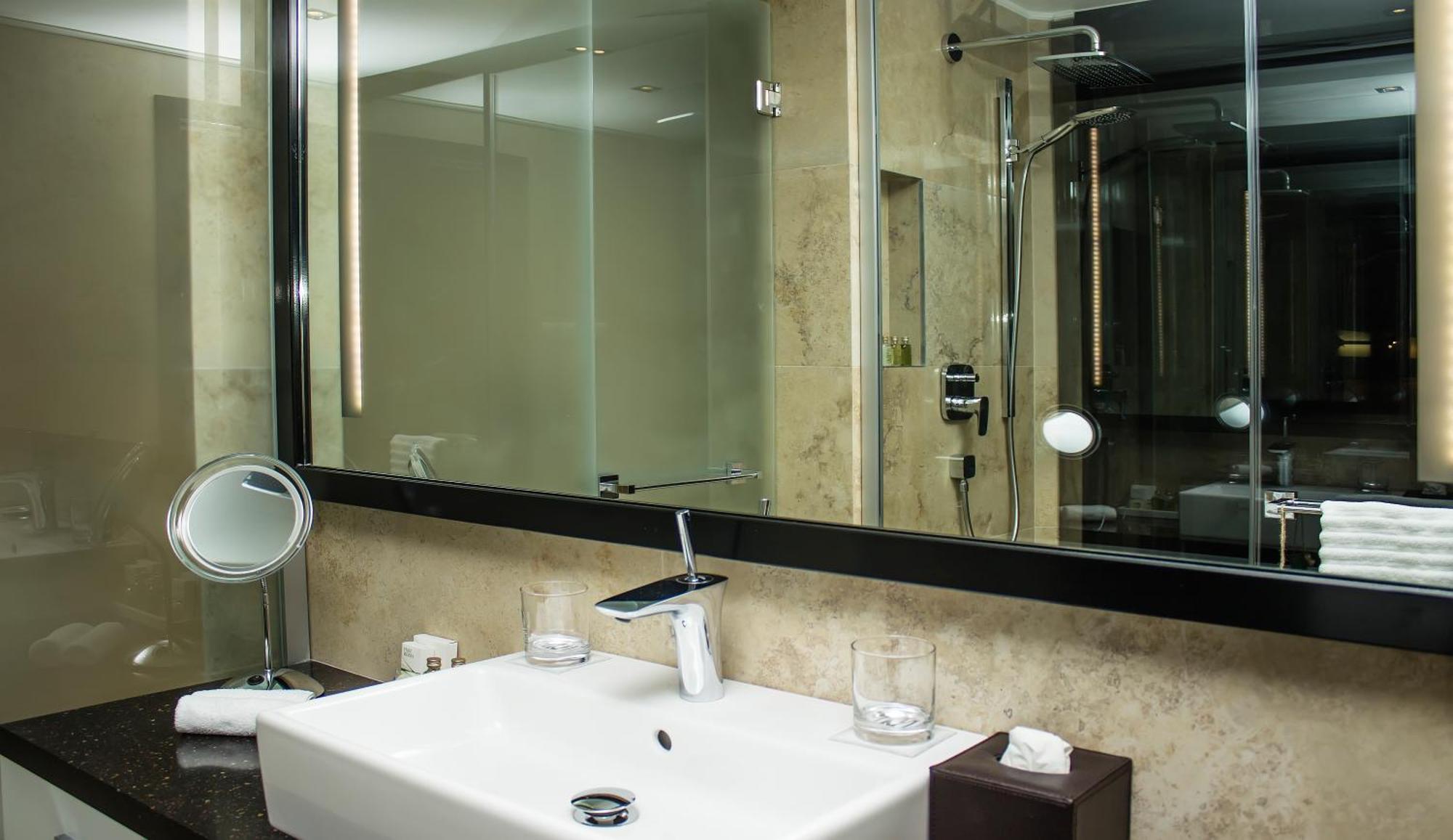 11 Mirrors Design Hotel Kyiv Room photo
