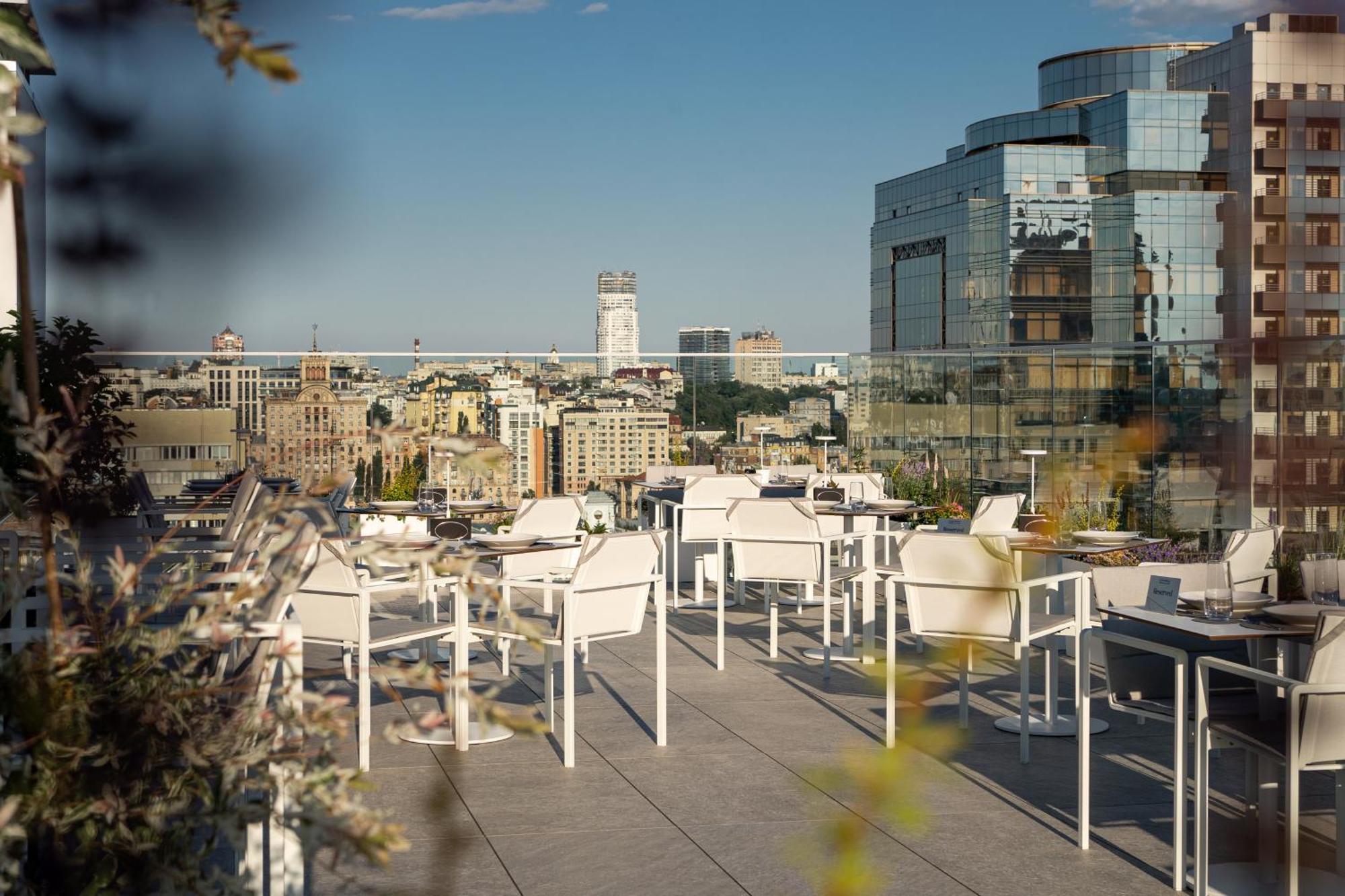 11 Mirrors Design Hotel Kyiv Exterior photo
